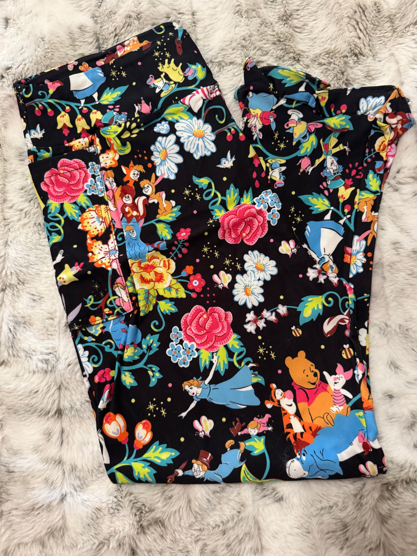 Magical Floral Capri Length Leggings With Pockets