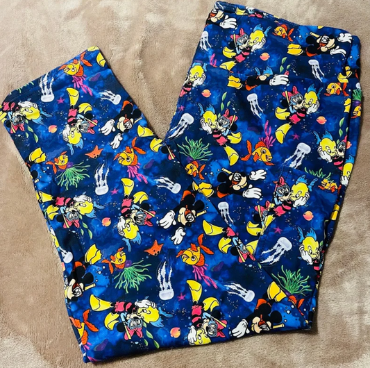 Ocean Mickey Capri Leggings With Pockets